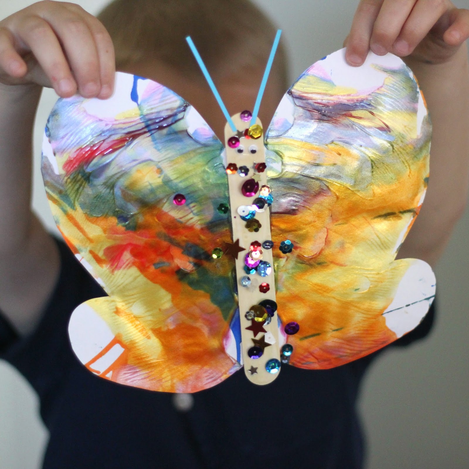 Toddler approved easy sparkly spin art butterflies Toddler approved easy sparkly spin art butterflies