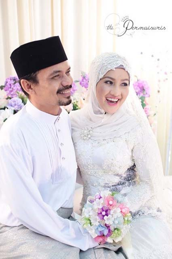 PENDEDAHAN EKSKLUSIF: Emma Akma Kongsi Kisah Kehidupan Selepas Diceraikan Suami... MENGEJUTKAN! PENDEDAHAN EKSKLUSIF: Emma Akma Kongsi Kisah Kehidupan Selepas Diceraikan Suami... MENGEJUTKAN!