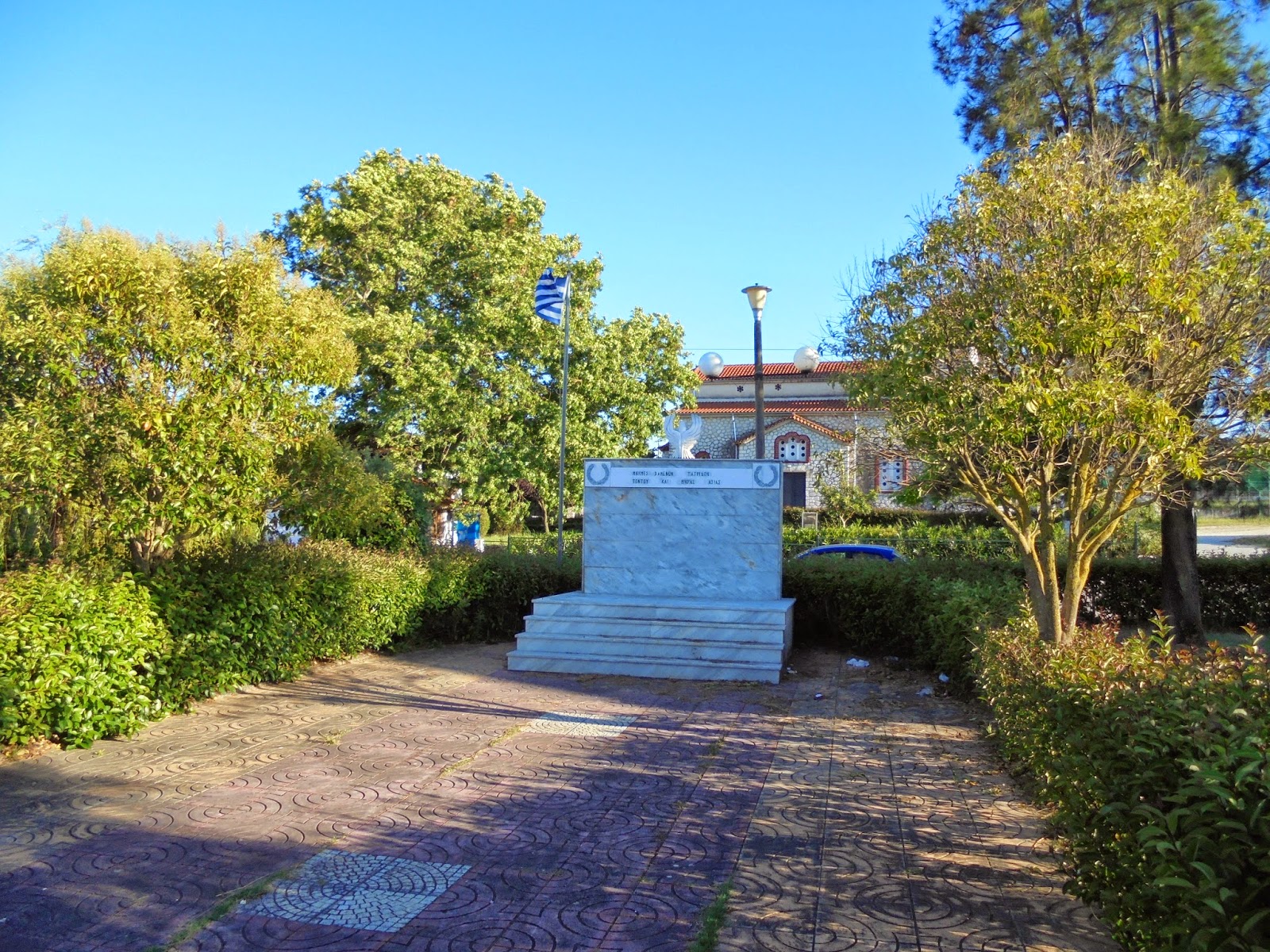 το μνημείο Χαμένων Πατρίδων στην Νέα Σαμψούντα