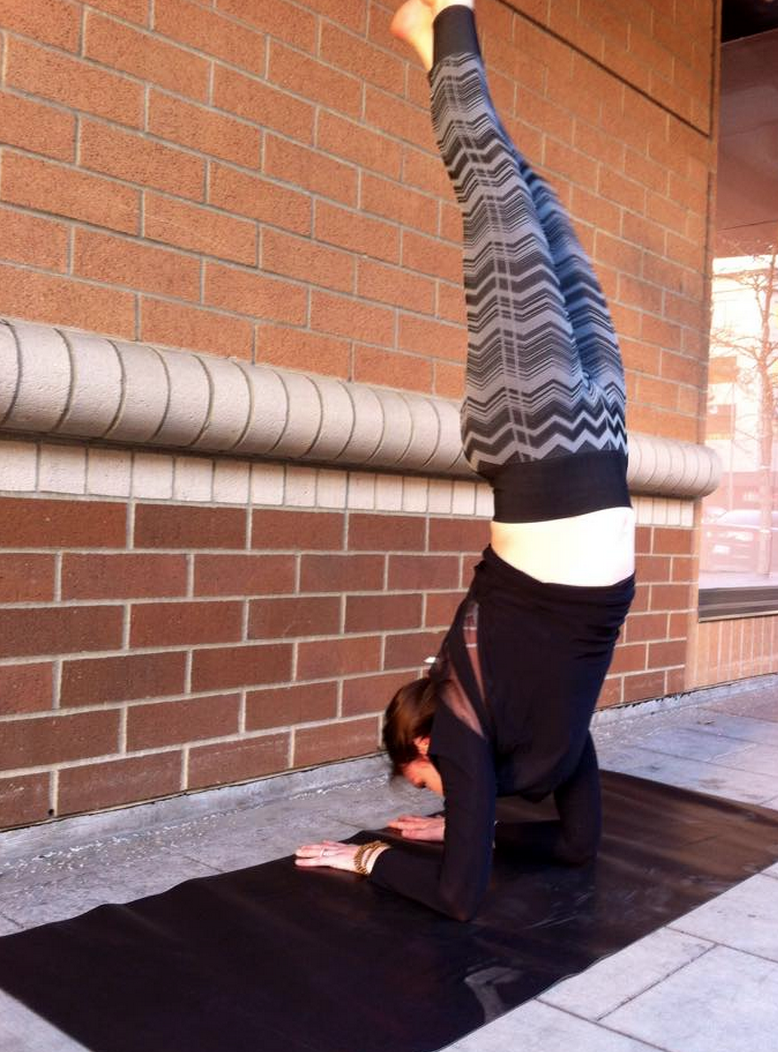 http://www.anrdoezrs.net/links/7680158/type/dlg/http://shop.lululemon.com/products/clothes-accessories/pants-yoga/Ebb-To-Street-Pant?cc=9445&skuId=3600031&catId=pants-yoga