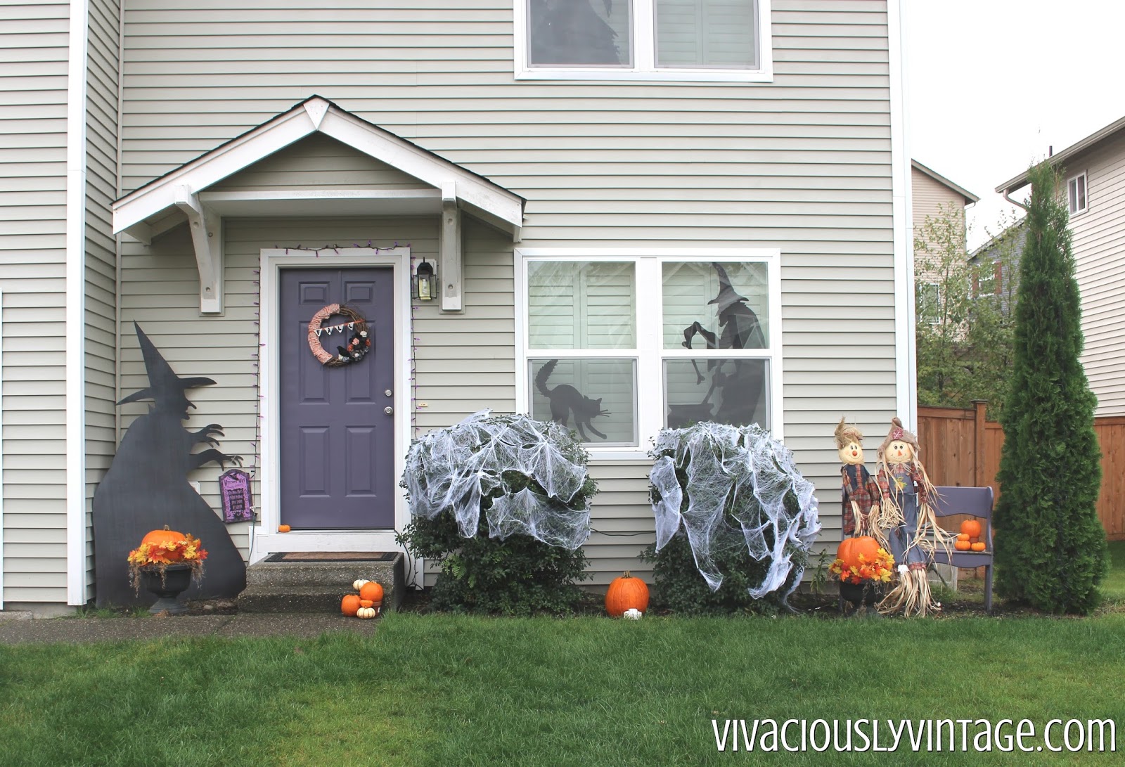Want cheap Halloween decor? Make your own creepy Halloween window silhouettes using these FREE templates! Link to a full tutorial in the post! Pin now to make later!