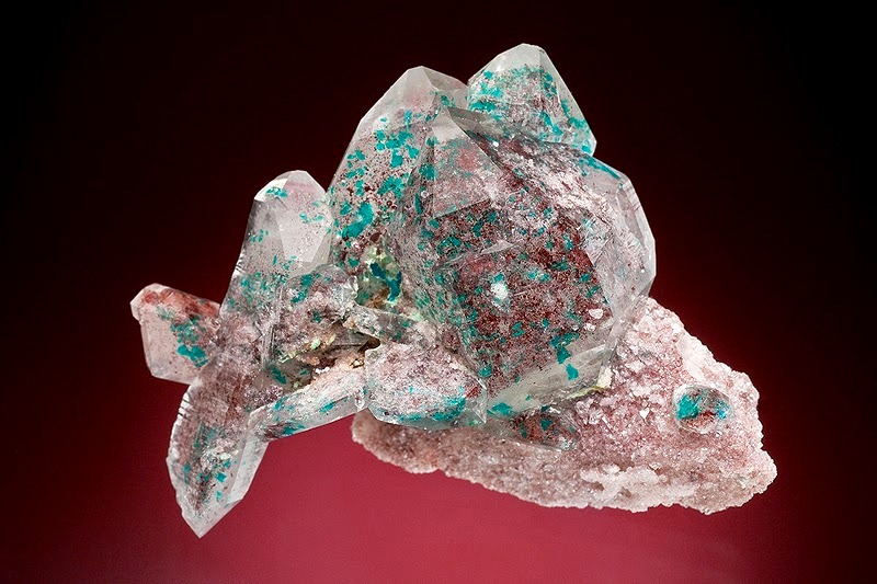 Quartz Crystals With Micro Dioptase Inclusions Geology In