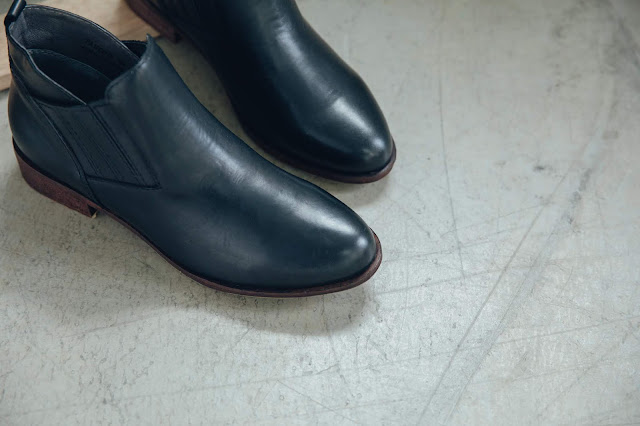 曠野之聲真皮低跟靴-黑豹材質近拍