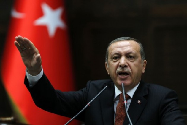 Ο Ερντογάν "βλέπει" έναν "ανώτερο νου" που προκαλεί συγκρούσεις στον ισλαμικό κόσμο!