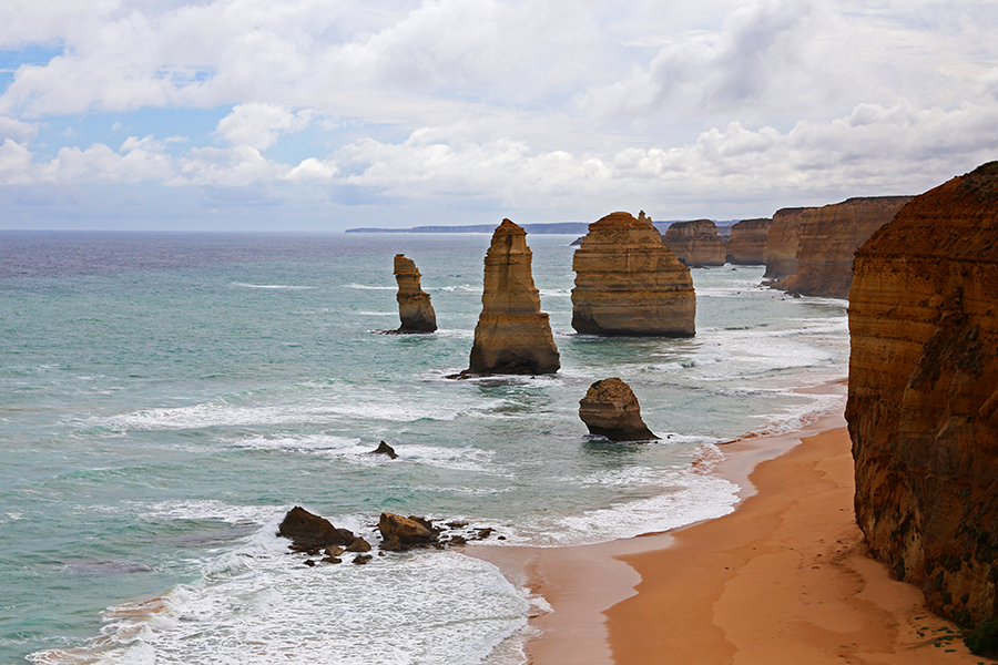 The Great Ocean Road, Australia: Beating the daytrippers at The Twelve Apostles