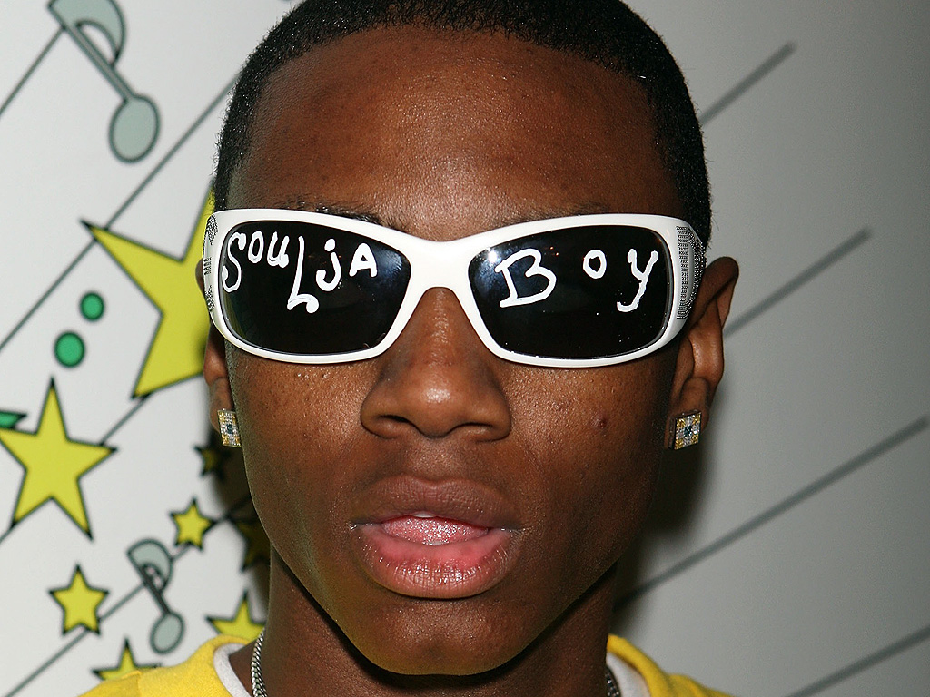 soulja boy "Kiss Me Thru The Phone" (feat. Sammie) | online music lyrics