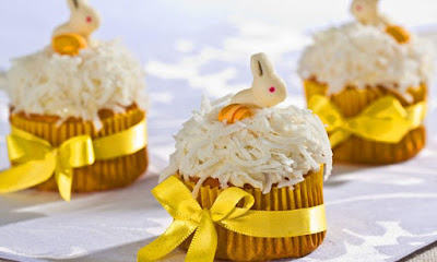 Cupcake de Páscoa com Laranja e Coco Receita de Cupcake de Páscoa com Laranja e Coco
