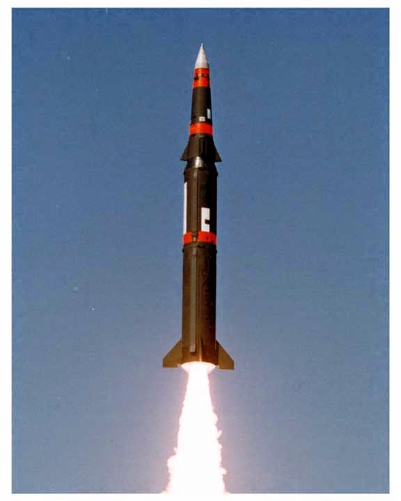 Баллистическая ракета с 200 дальность. Баллистическая ракета Першинг. Першинг 2 ракета. Ракета «Першинг» – «Першинг-1». Боеголовка ракеты Першинг-2.