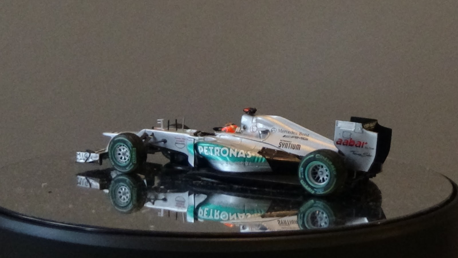 Diecast and Slot Reviews [DIECAST] Minichamps Review Mercedes W03 M