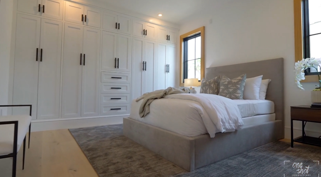 36 Interior Design Photos vs. 8235 W 4th St, Los Angeles Luxury Home Tour