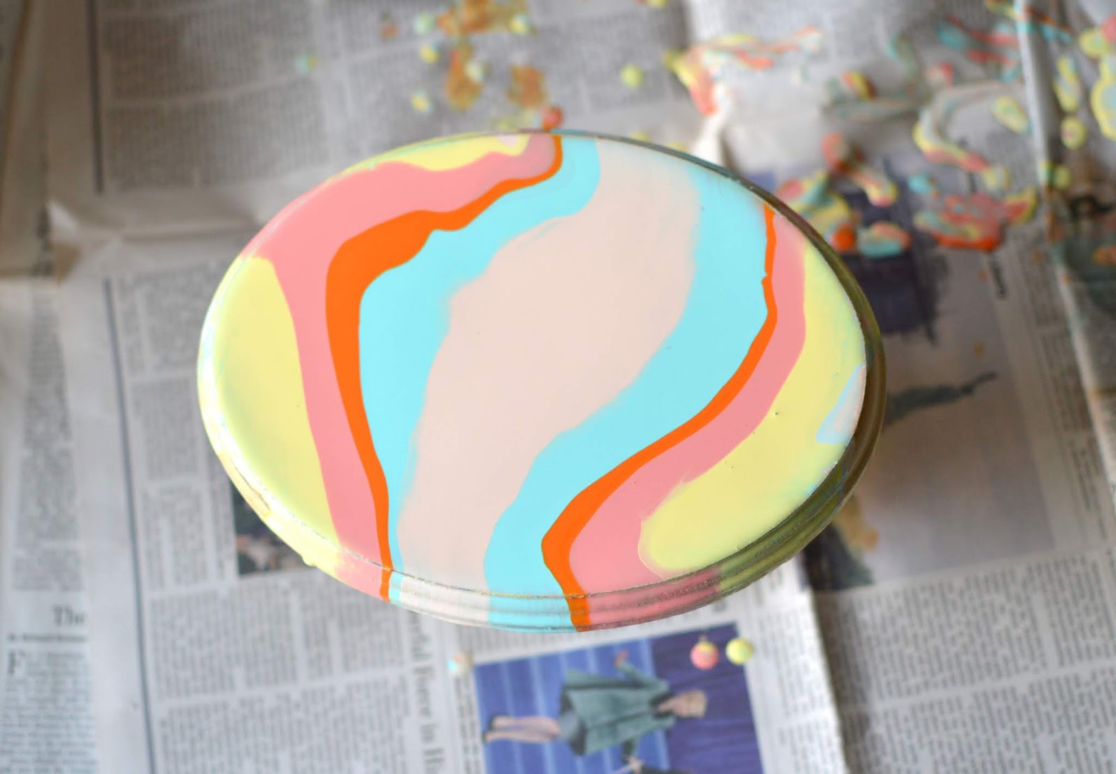 Vikalpah How to paint pour using acrylic paint and Mod Podge on wood panel