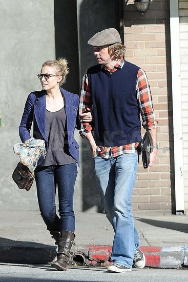 Anne Hathaway Oscars: Marital Stress Think Kristen Bell