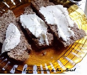 PÃO COM FERMENTO DE KEFIR DE ÁGUA E QUEIJO DE KEFIR PÃO COM FERMENTO DE KEFIR DE ÁGUA E QUEIJO DE KEFIR
