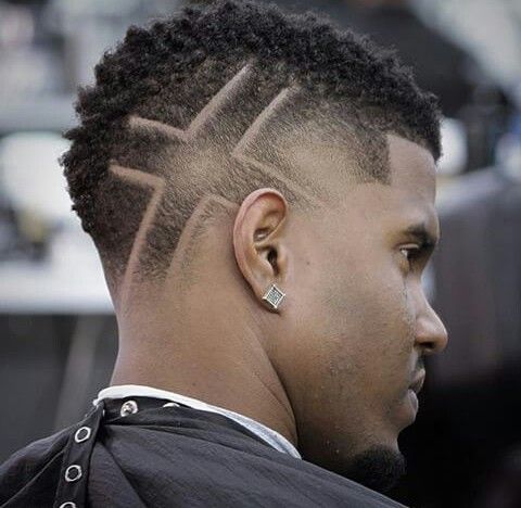 Corte De Cabelo Crespo Masculino Com Desenho Listra No Cabelo