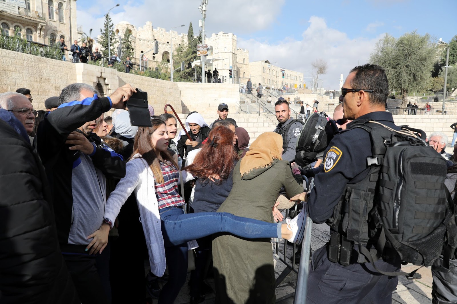 Обстановка в израиле сегодня последние новости. Полиция Израиля. Палестинская полиция. Израильские полицейские.
