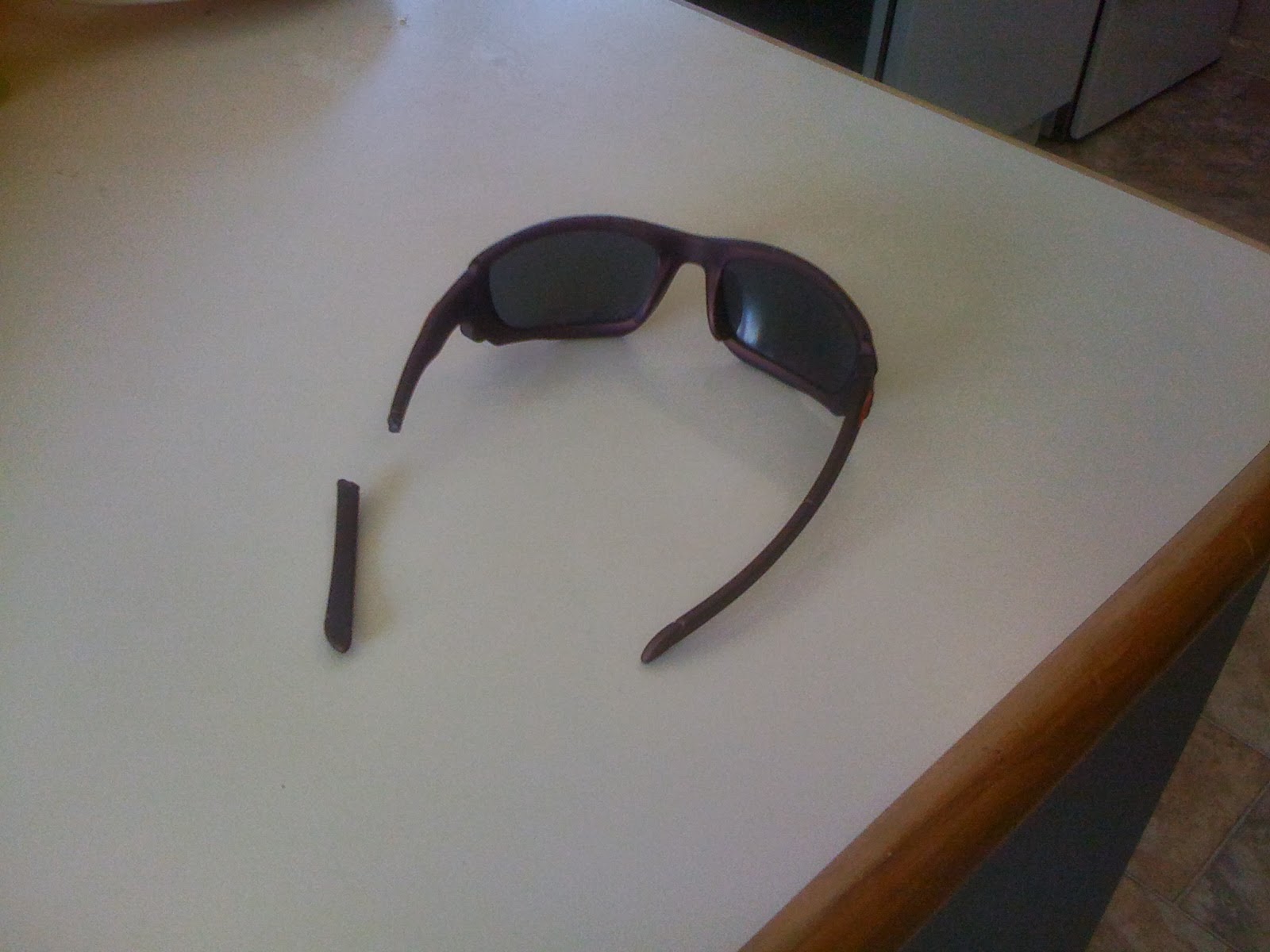 broken oakley sunglasses