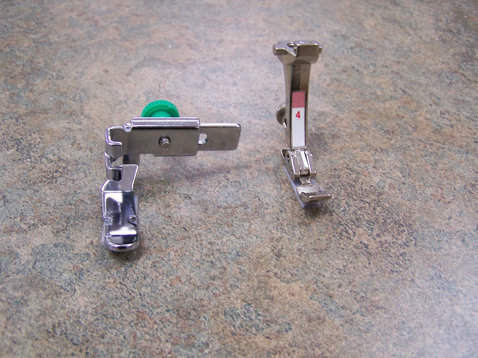 sewcreatelive Sewing a Pillow with a Cording Edge and Invisible Zipper