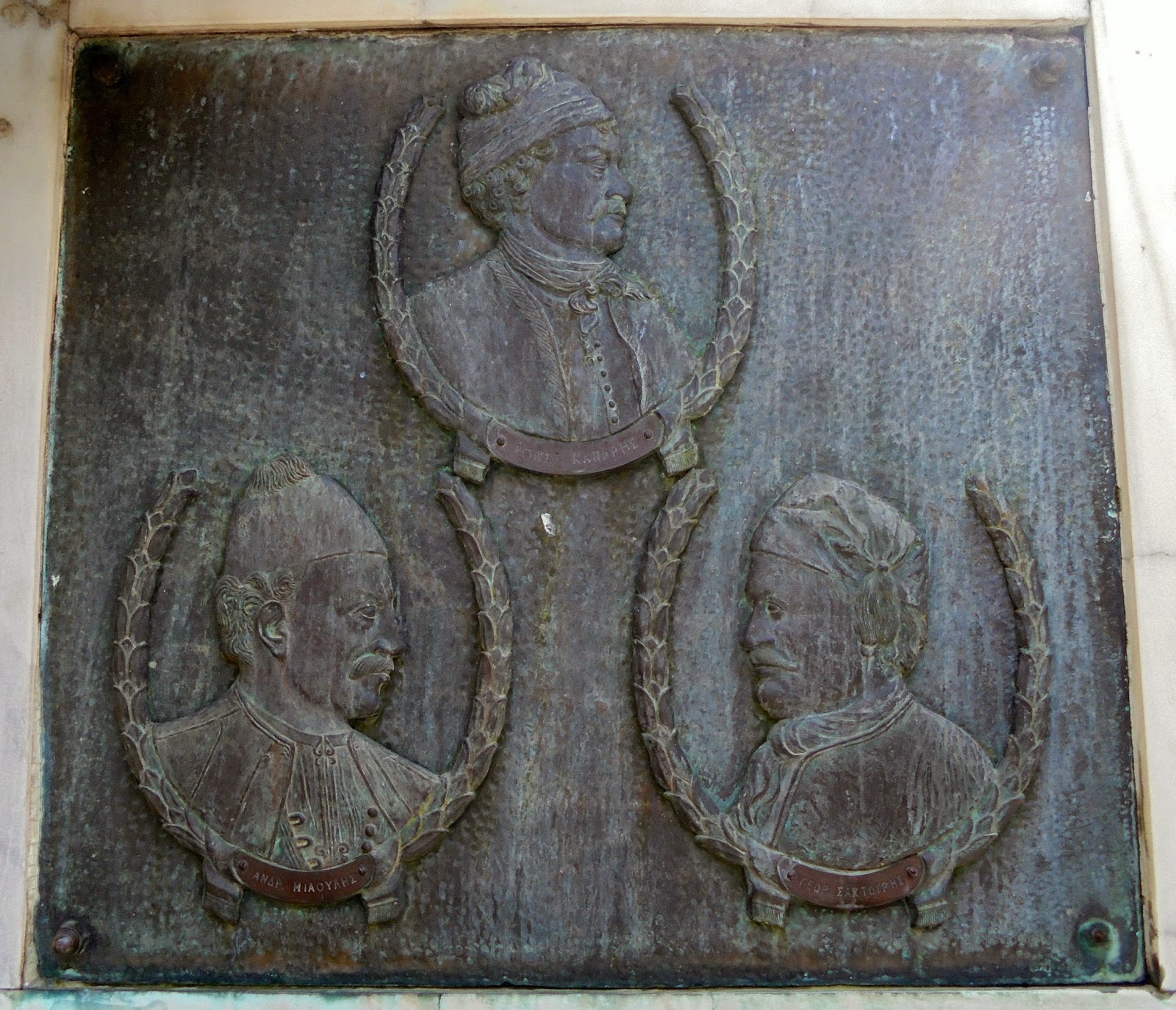 το μνημείο των Τριών Ναυάρχων στην Πάτρα