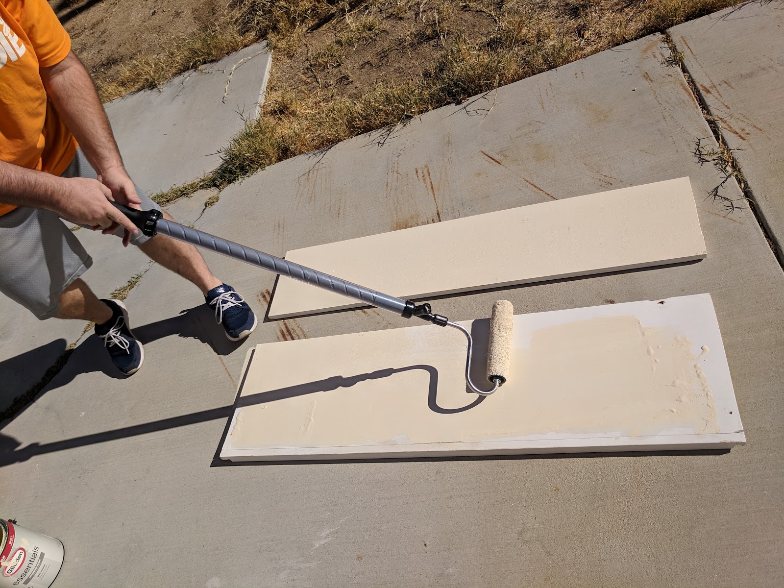 Nite Owl Creates New EZ Twist Paint Stick from HomeRight