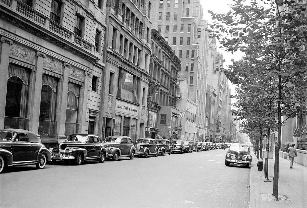 Amazing Old Photos That Capture The Everyday Life In New York City In The 1940s Rare 