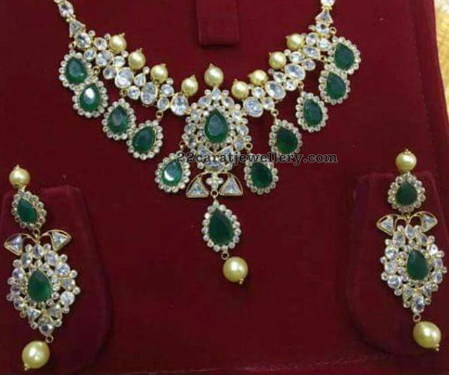 Emerald CZ 18 Carat Gold Light Weight Set Jewellery Designs