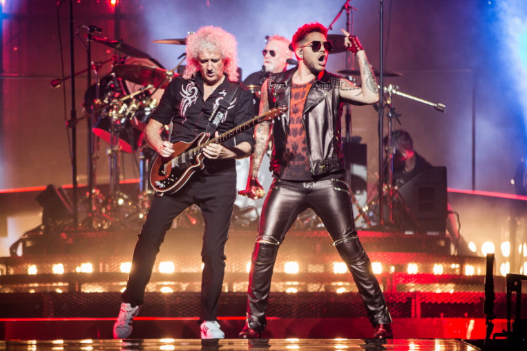 Queen + Adam Lambert Chicago Concert Review The Chicago SunTimes QAL