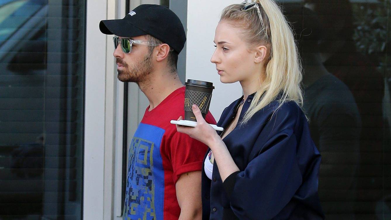Sophie Turner y Joe Jonas amor de invierno cotibluemos