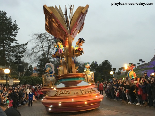 Christmas in Disneyland Paris in Motorhome 🎠 - Caramaps