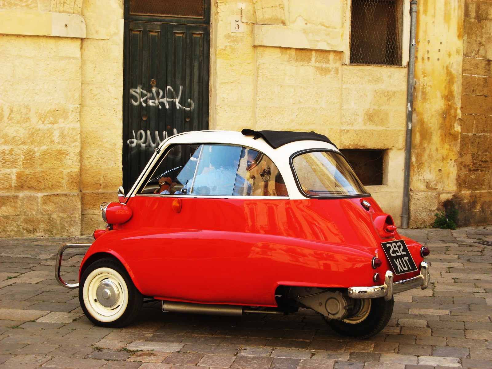 Home To Italy Drive in Classic Cars in Italy!