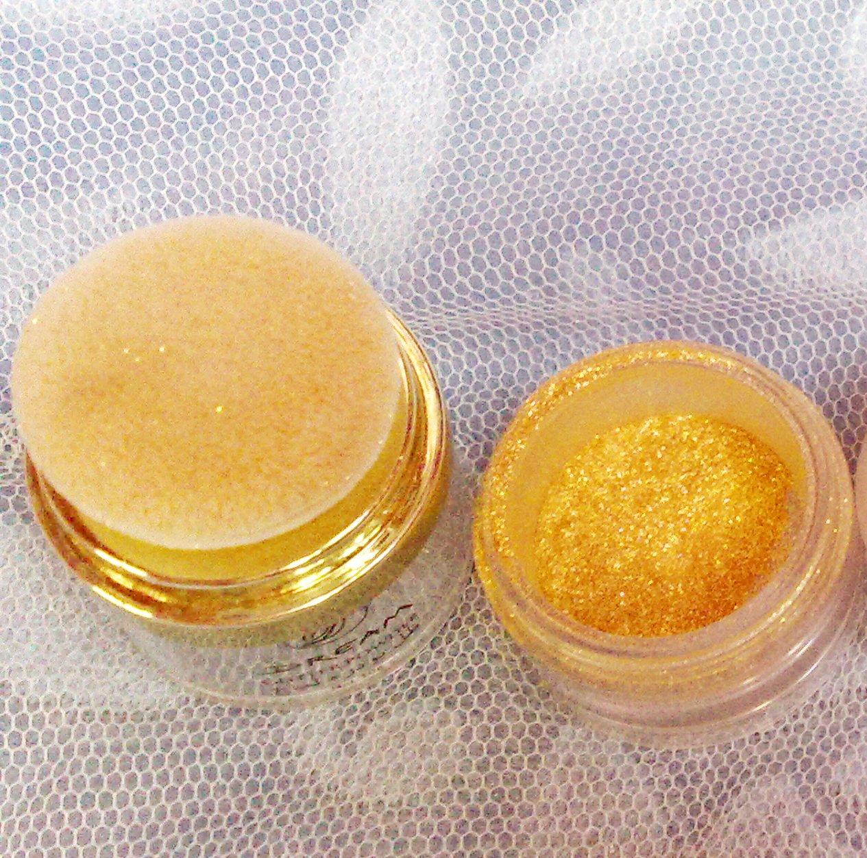 Dream Golden Shimmer Powder Glamorous Girl Fashion Inspiration