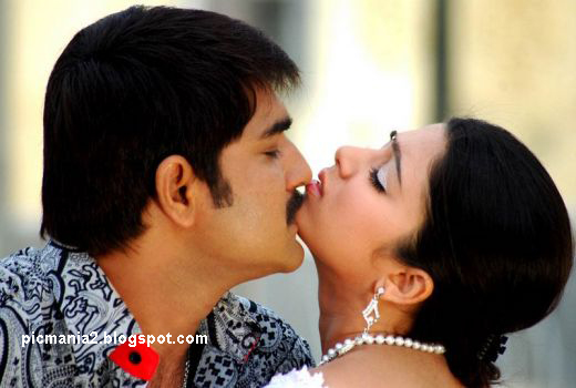 telugu actress charmi latest hot and sexy kiss scene