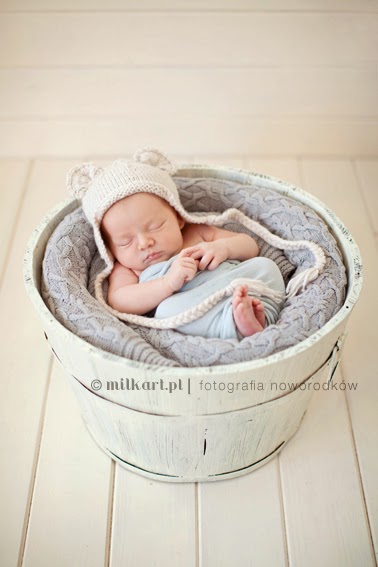 fotografia dziecięca, sesja fotograficzna niemowlaka, sesje noworodkowe,  profesjonalne studio fotograficzne 