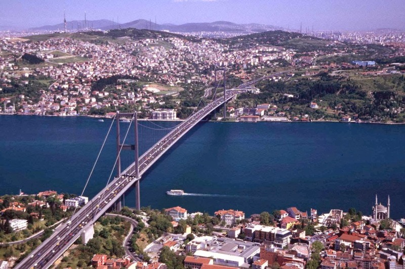 ايجار سيارة بسائق عربي وجولات سياحية في اسطنبول ، تركيا Url