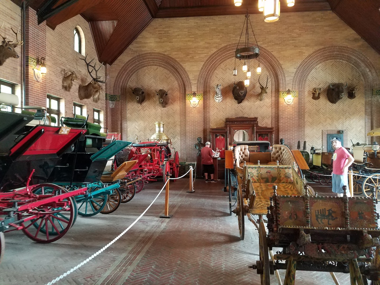 Play St. Louis: Grant&#39;s Farm, South St. Louis County