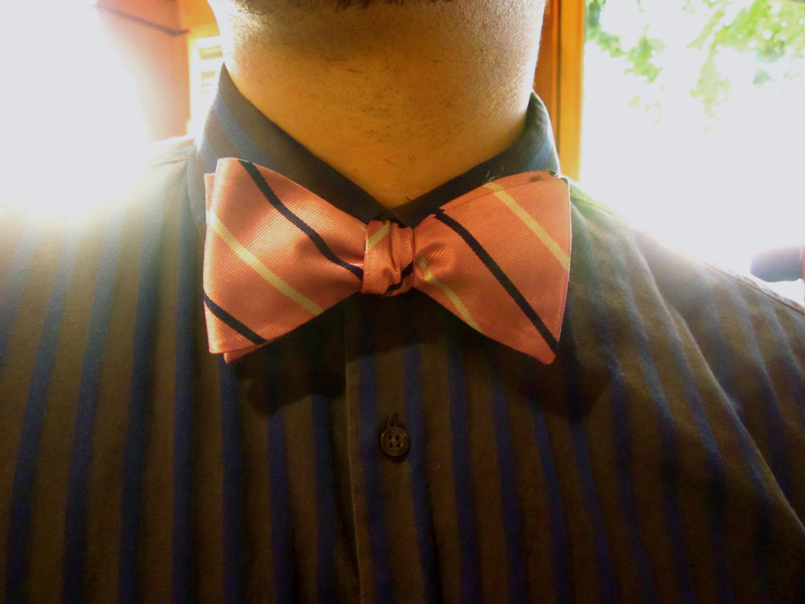 Street Style SACRAMENTO Street Style BOW TIE