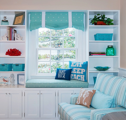 Beach Theme Window Seat Idea Living Room