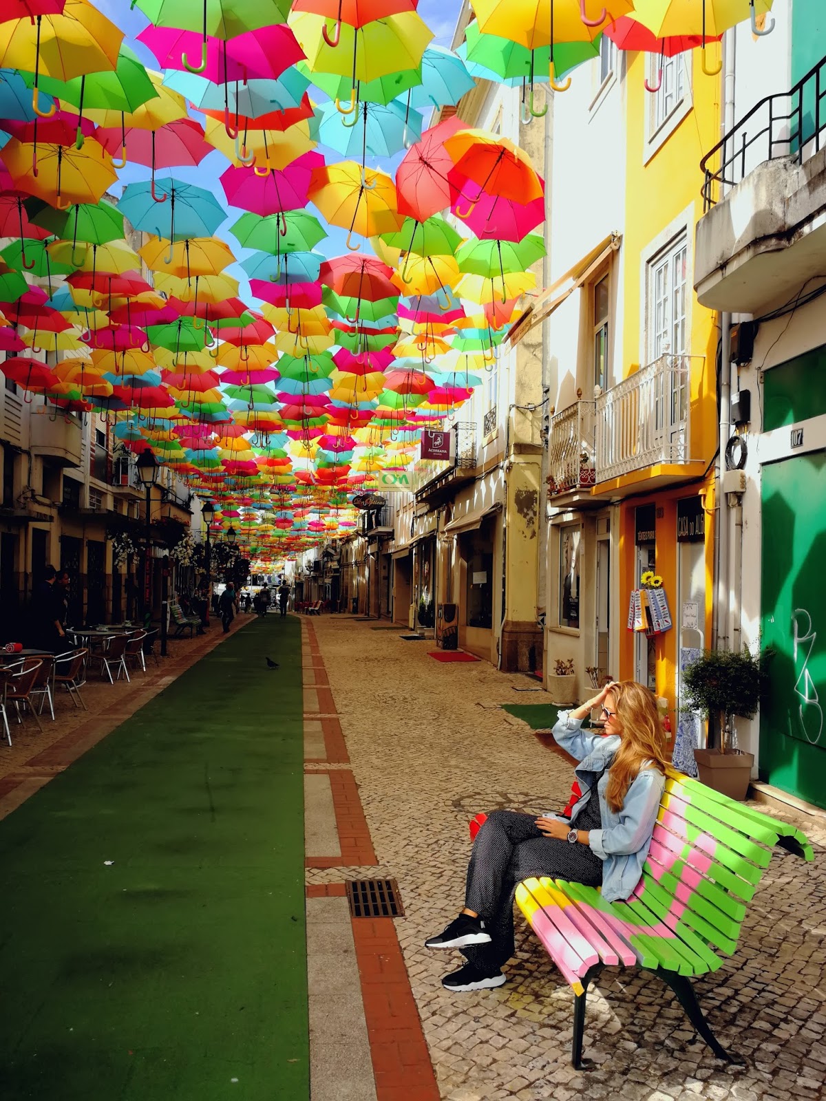 Visita al Umbrella Project en Agueda, look sporty chic Si Coppelia Vistiera de Prada