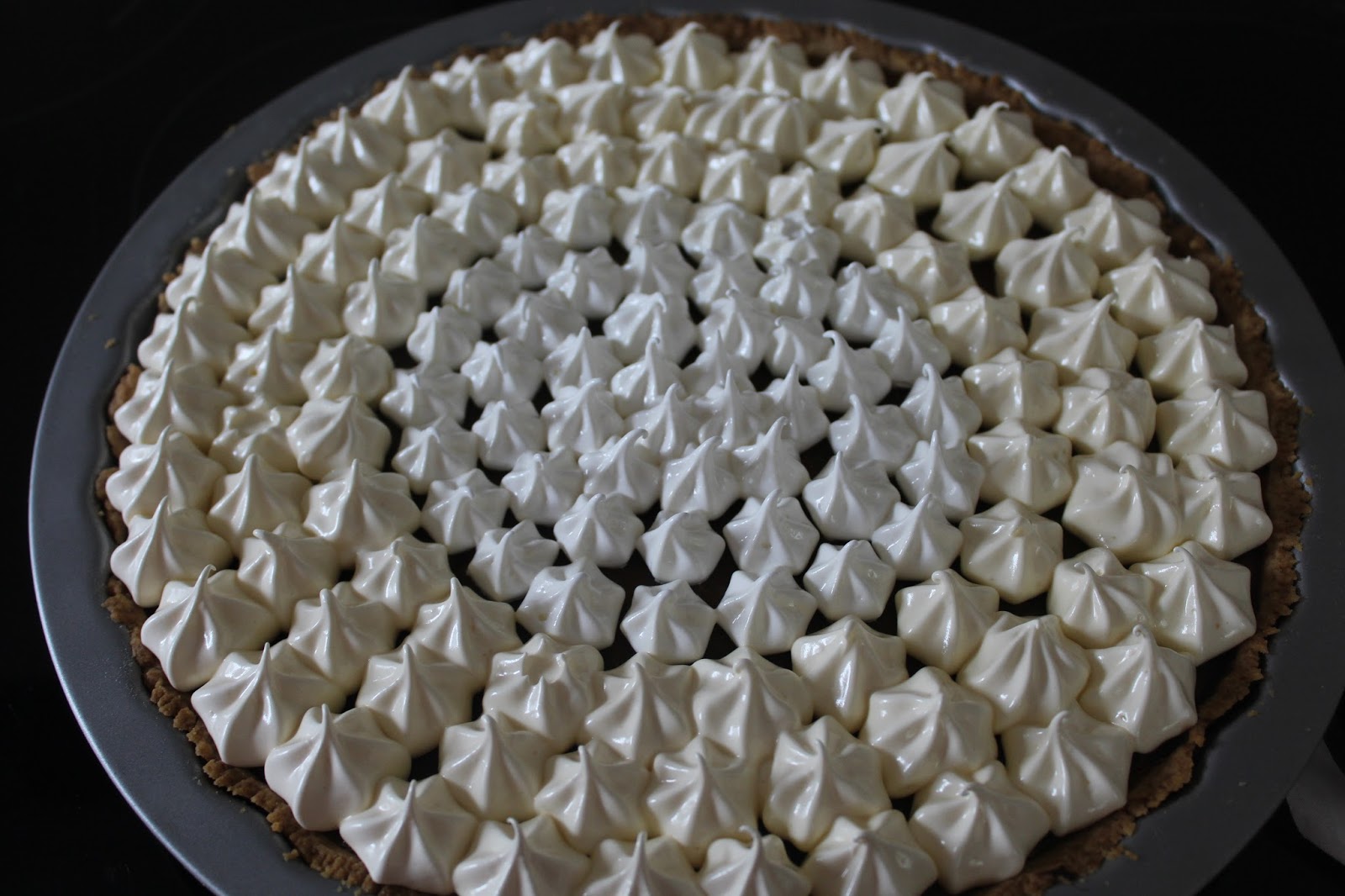 Theresas Backstube: Rhabarbertarte mit Baiserhaube