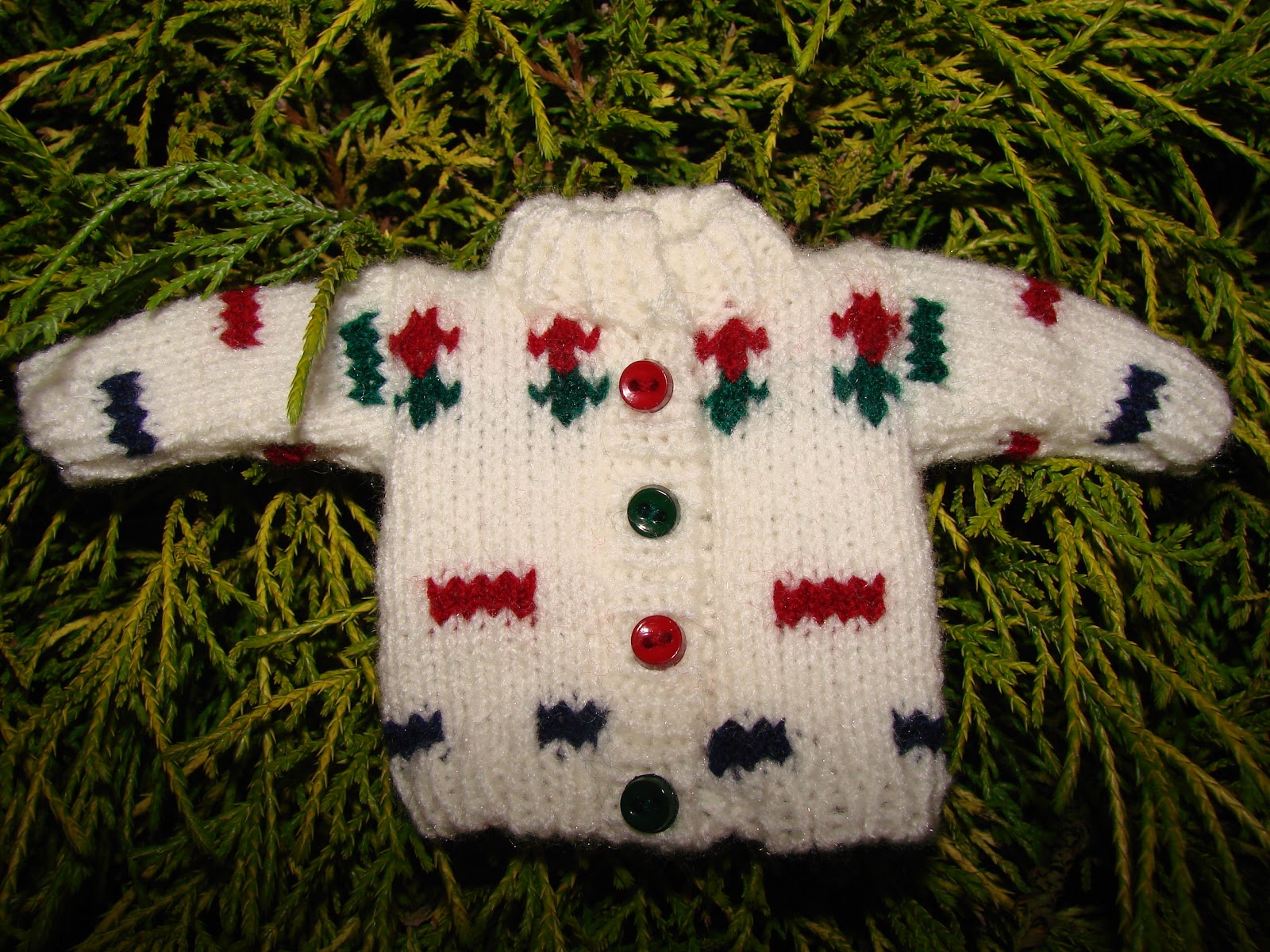 Family Crafts and Recipes Knitted Christmas Ornaments