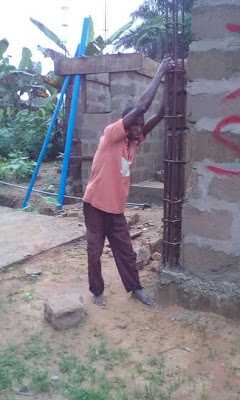 LOL!! Man Gets Trapped While Trying To Steal Building Items In Akwa Ibom State