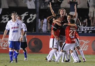 Fútbol Mundial Kits - Uruguay: Montevideo Wanderers F. C. - 2011/2012