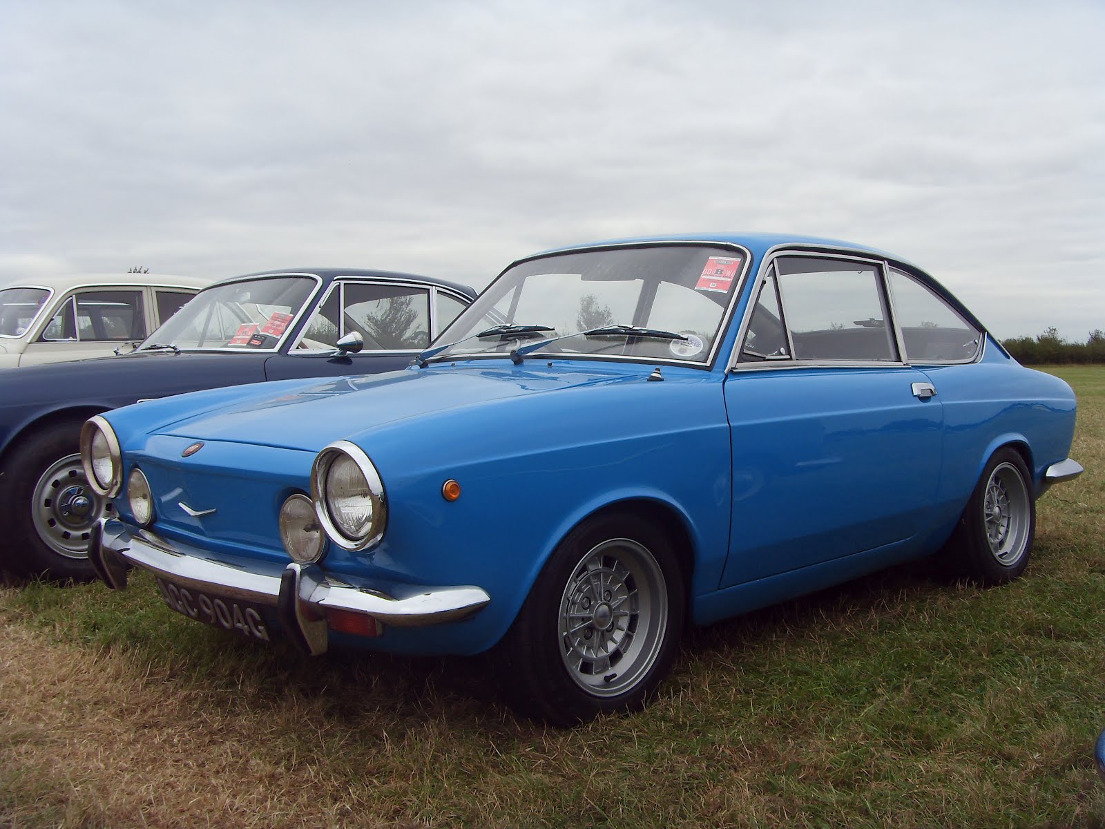 sucksqueezebangblow: '69 Fiat 850 Sport