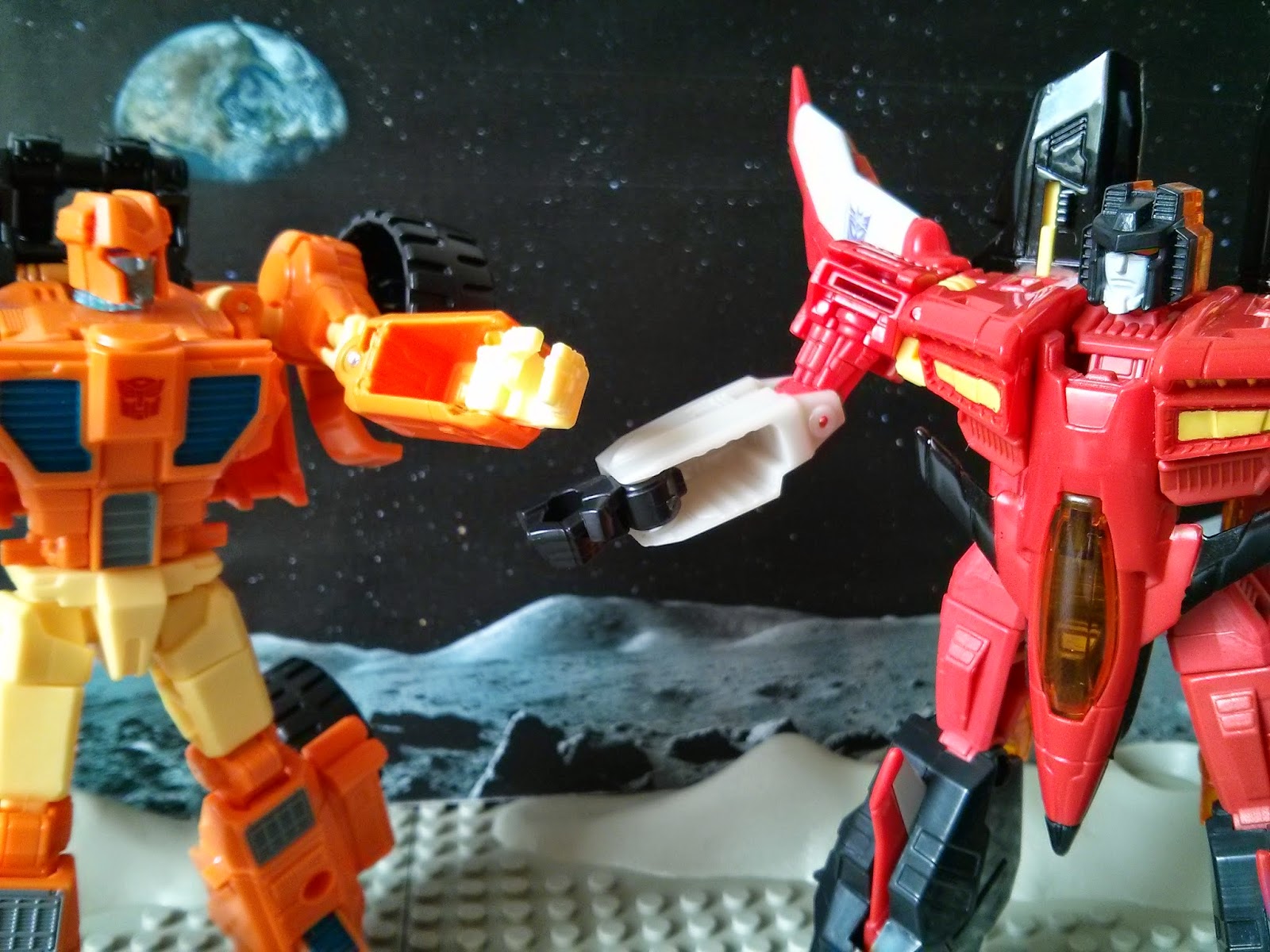 Generations Starscream and scoop