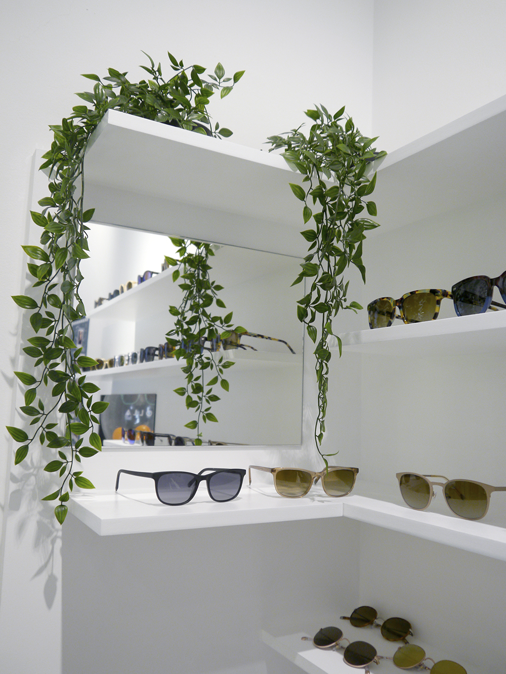 Findin the perfect glasses with Wardrobe Conversations and IOLLA 5 top tips for making shoppin for eyewear easy, painless and fun