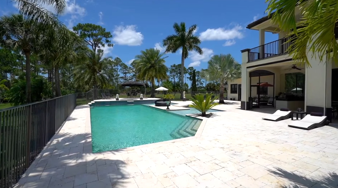 Tour 2494 Se Ranch Acres Cir, Jupiter, FL vs. Interior Design Photos