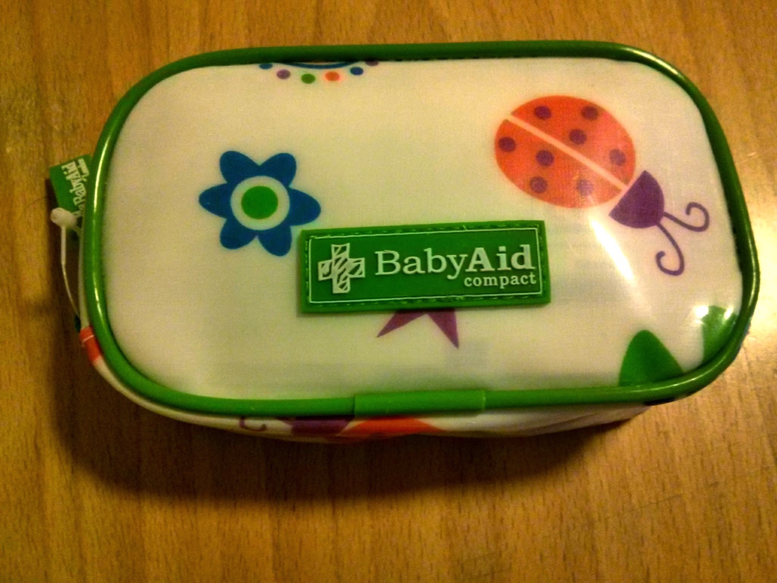 Baby aid compact