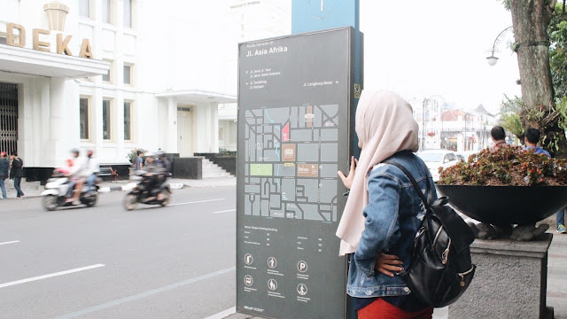 Information board Information board at alun-alun Bandung