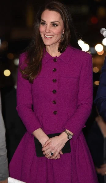 Kate Middleton wore Oscar de la Renta Skirt Suit from Fall 2015 Collection, Mulberry clutch, Mappin & Webb Empress earrings