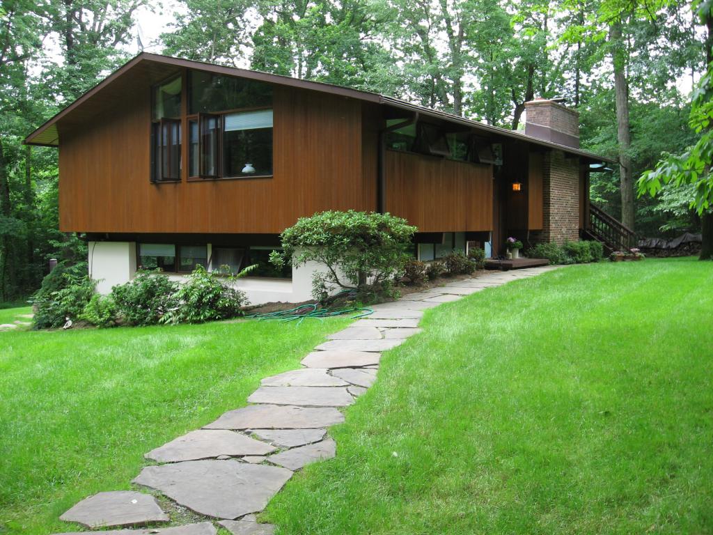 Viva Cindy The MidCentury Modern Deck House