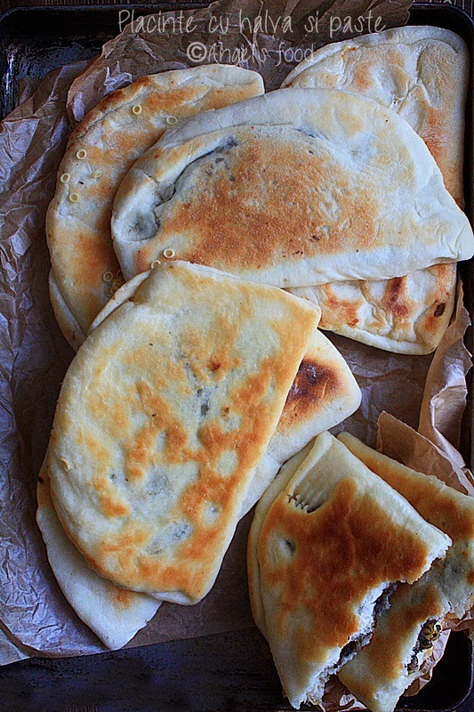 Placinte cu halva si paste